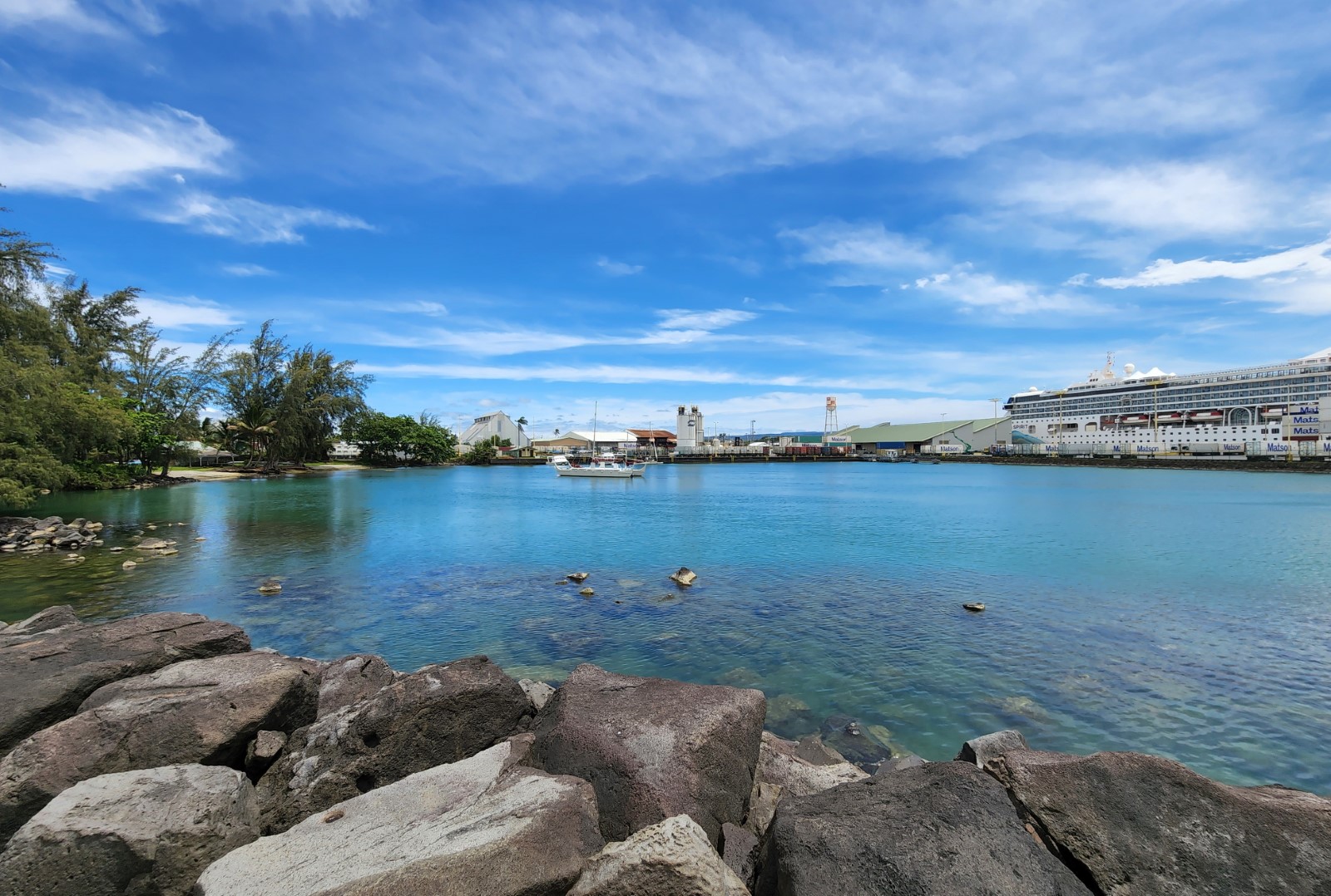 Hilo Breakwater Shoreline Access