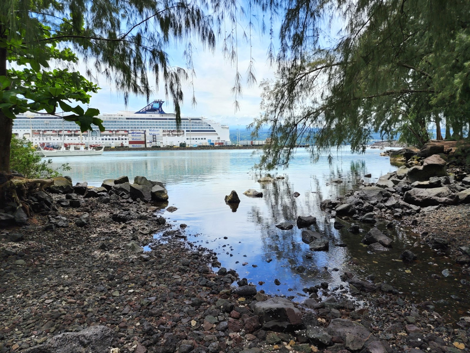 Hilo Breakwater Shoreline Access