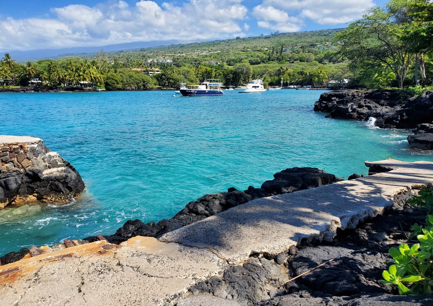 Heeia Bay Beach, Kailua-Kona - Hawaii Beaches
