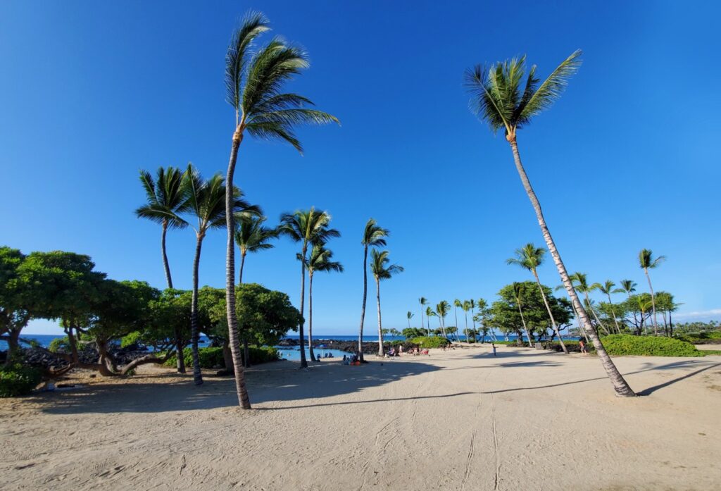 Kikaua Point Park (Keiki Beach)