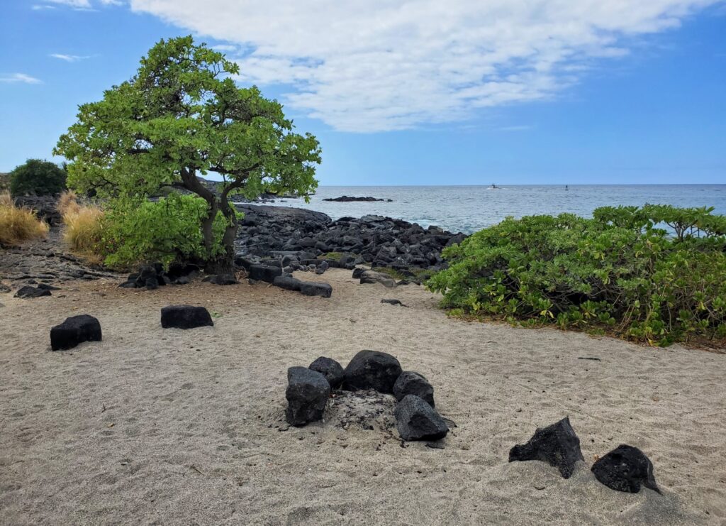 Alula Beach (Kona Dog Beach)