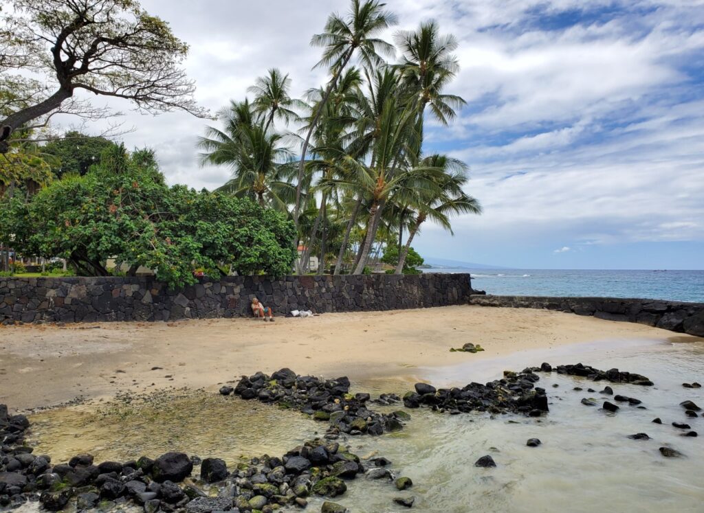 Niumalu Beach (Kanuha Beach)