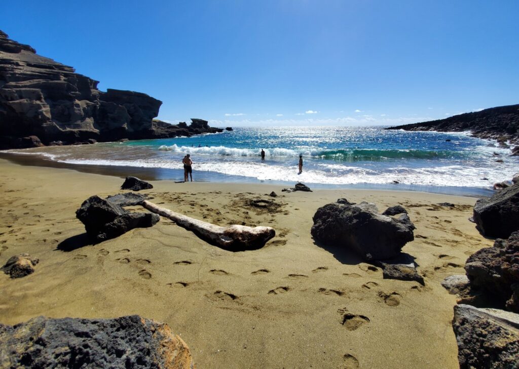 Papakolea Green Sand Beach (Mahana Bay)